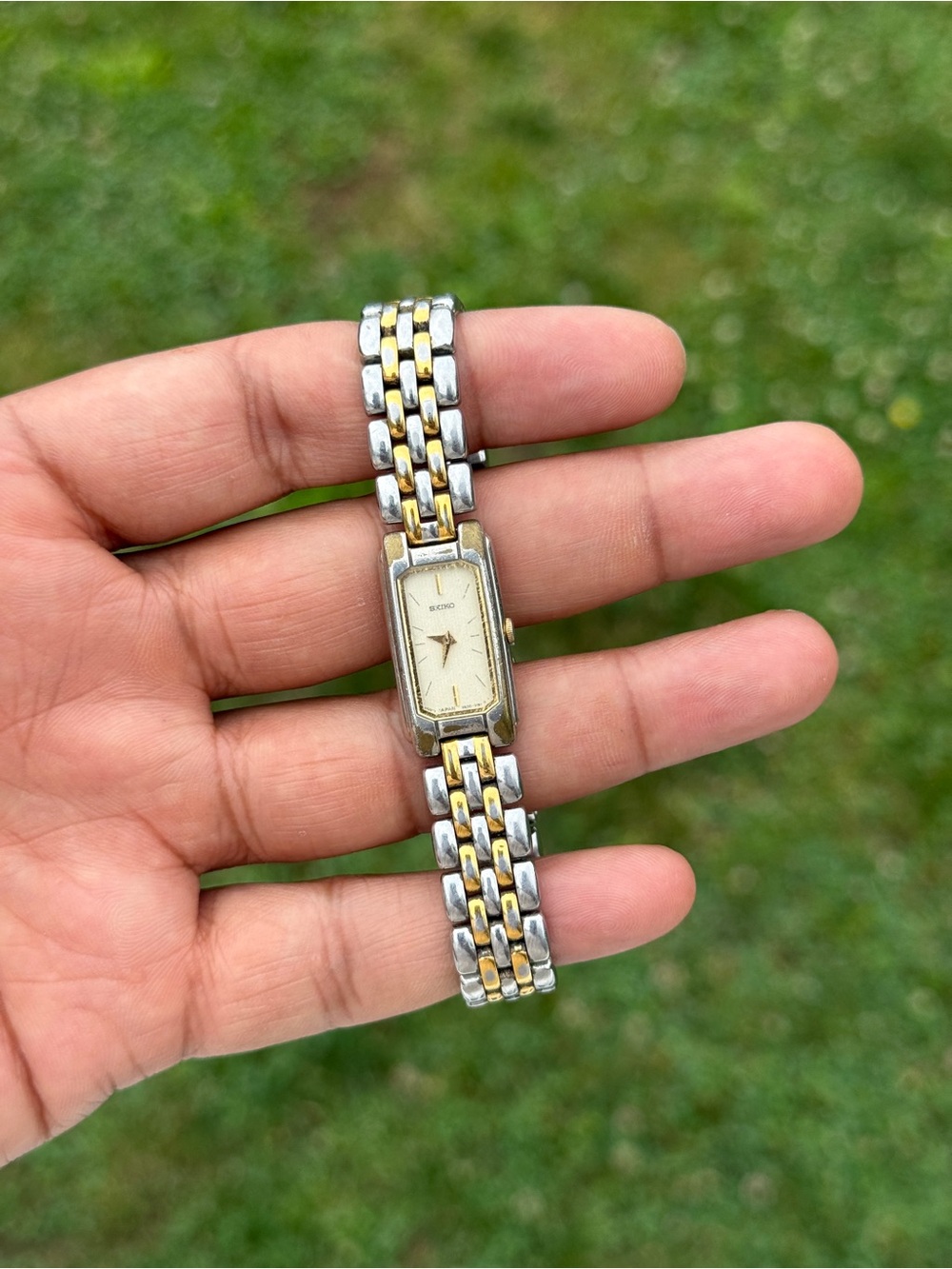 Seiko vintage Two-Tone Women's Bracelet Watch - Gold & Silver - Picture 4 of 10
